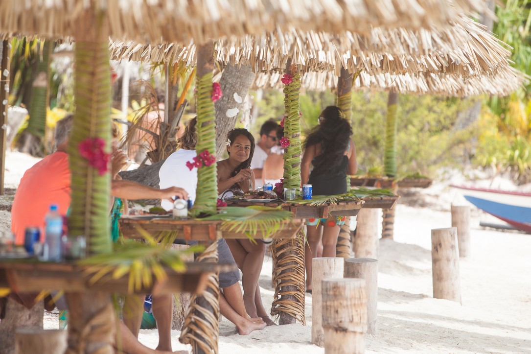 bora-bora-public-barbeque